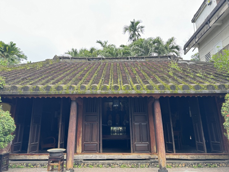 Nhà cổ được làm từ những gốc mít già nên không bị mối mọt