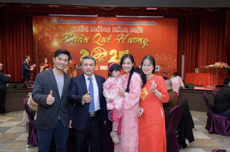 Anh Phát tham gia chương trình "Xuân Quê Hương" cùng cộng đồng người Việt tại Đài Loan (Trung Quốc). Ảnh: Nhân vật cung cấp