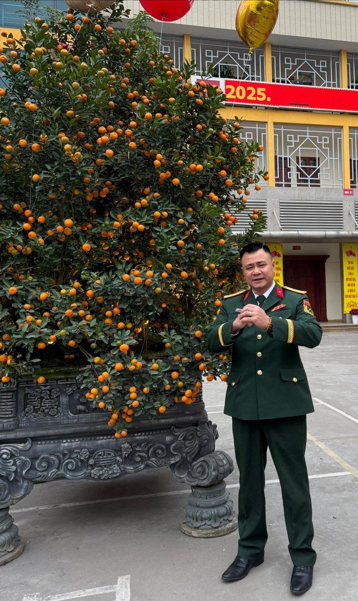 NSND Tự Long gửi lời chúc đẹp nhất, yêu nhất, thương nhất, hay nhất tới những ai đọc được dòng chia sẻ của mình 