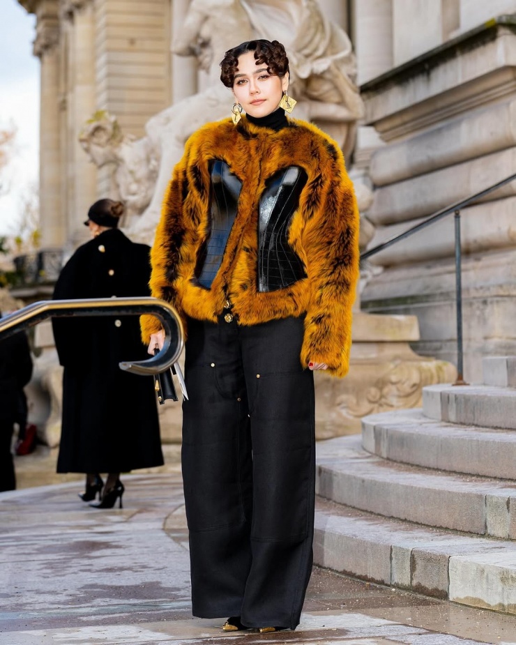 Trong ngày đầu Paris Couture Fashion Week, cô xuất hiện với 