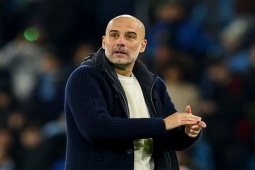 HLV Guardiola lại tự cào mặt mình, thừa nhận Man City chưa có cửa vô địch Cúp C1