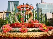 Tin tức trong ngày - 12 linh vật trên đường hoa Nguyễn Huệ qua các năm