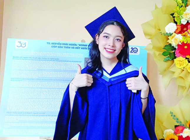 Nữ thủ khoa “kép” Huỳnh Thị Mỹ Anh của Trường Đại học Quốc tế Đại học Quốc gia TPHCM