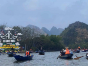 Du lịch - Chùa Hương đón hơn 1,9 vạn lượt khách ngày đầu năm