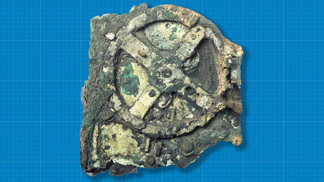 Bánh xe chính của cỗ máy Antikyther. Ảnh: National Archaeological Museum in Athens