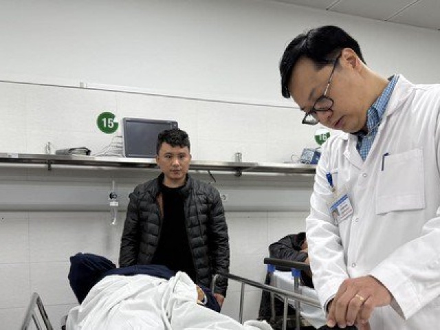 Bác sĩ túi bụi nhận bệnh nhân cấp cứu ở “điểm nóng nhất“ Bệnh viện hạng đặc biệt