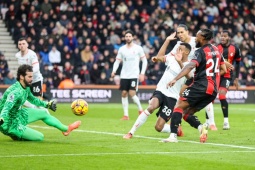 Bóng đá - Bournemouth liên tục bỏ lỡ trước Liverpool, HLV Slot thừa nhận thắng may