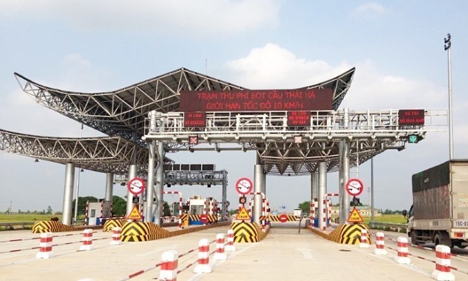 Trạm thu phí BOT cầu Thái Hà (Thái Bình) đang bị giảm doanh thu. Ảnh: Phương Linh