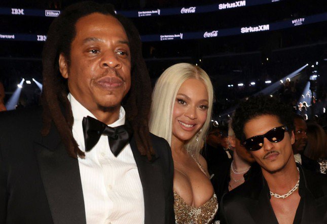 Jay-Z từng không ngần ngại chỉ trích Viện Hàn lâm tại Grammys 2024.