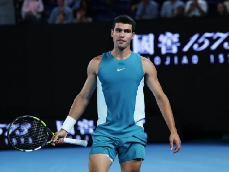 Alcaraz khen Sinner giỏi nhất, quyết tâm hạ bệ tay vợt số 1 thế giới