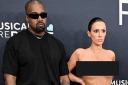 Thời trang - Vợ rapper Kanye West 'như khỏa thân' ở Grammy