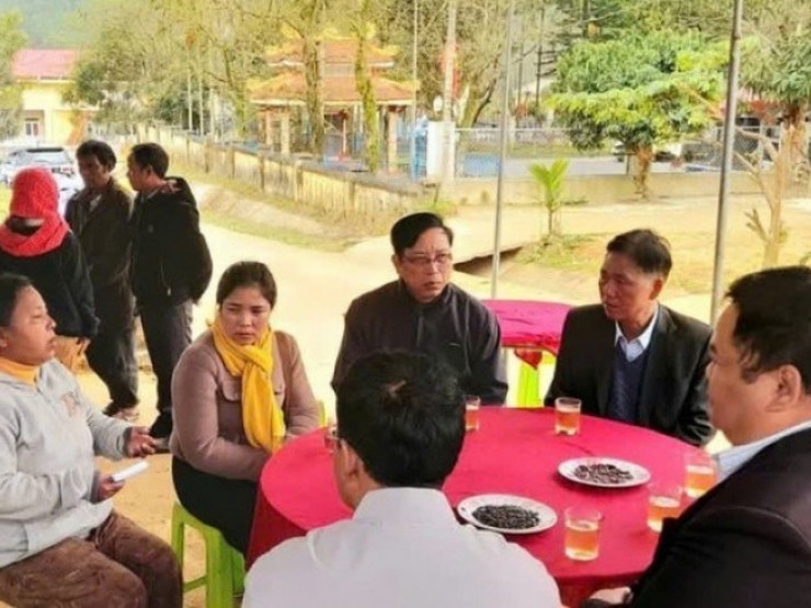 Đang chơi đùa, cháu bé bị điện giật tử vong thương tâm