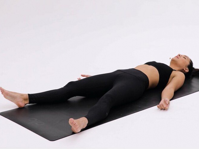 Tư thế “xác chết“ giúp ngủ ngon, tái tạo năng lượng