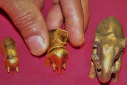 Tin tức trong ngày - Chuyện ít biết về người canh giữ 2 con voi vàng nguyên khối vua Hàm Nghi ban