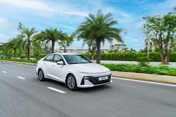 Giá xe Hyundai Accent niêm yết và lăn bánh tháng 2/2025 - 2