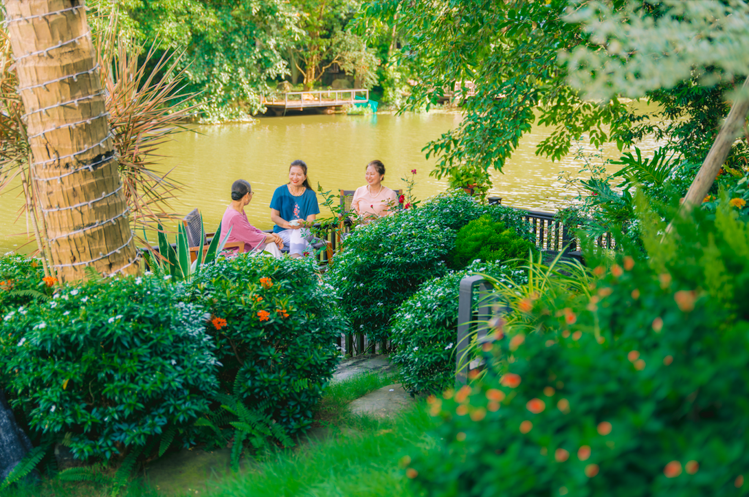 Người lớn muốn có được không gian để sống đa thế hệ, vui vầy cùng con cháu. Ảnh: Minh Trang