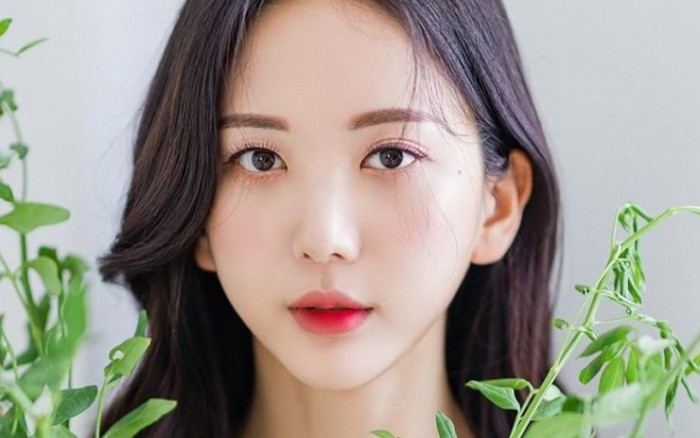 Katta labiyali mushuklar Porno yosh yigit va etuk ayollar