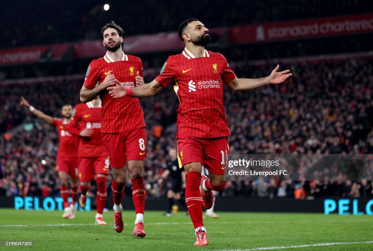 Liverpool "đè bẹp" Tottenham