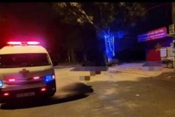 Xe máy 'kẹp 3' đâm vào gốc cây làm 3 thanh niên tử vong tại chỗ
