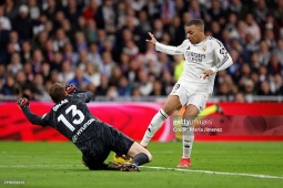 Bóng đá - Đỉnh cao derby Madrid: Ancelotti &quot;tất tay&quot; quá muộn, khác biệt ở thủ môn