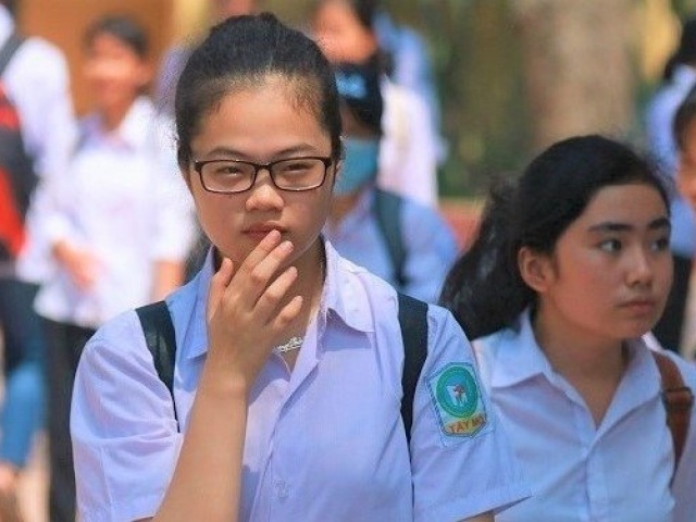 Hàng loạt trường thông báo ngừng dạy thêm, phụ huynh ngổn ngang trăm mối tơ vò