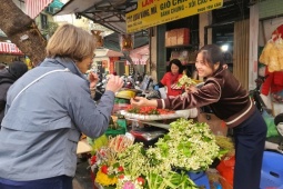 Loại hoa ở quê cho nhau không ai hái, xuống phố có giá lên tới nửa triệu đồng/kg