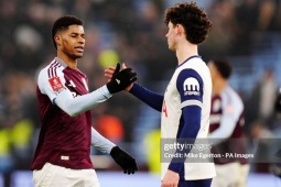 Fan MU mắng Rashford sau trận ra mắt Aston Villa, HLV Emery ca ngợi học trò