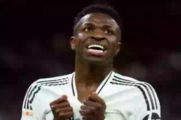 Sóng ngầm phòng thay đồ Real trước play-off Cúp C1: Vinicius sa sút, bị cô lập