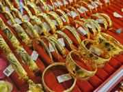 Kinh doanh - Giá vàng miếng SJC, vàng nhẫn tăng vọt, đồng loạt lập kỷ lục mới