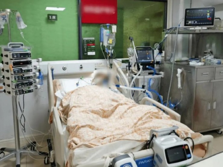 Nam thanh niên hôm mê sau khi uống 10 chai nước ngọt