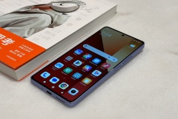 So kè 2 chiếc smartphone giá rẻ chênh nhau 1 triệu đồng rất hút khách của Xiaomi