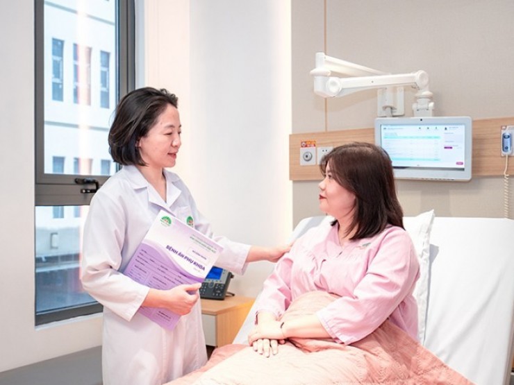 Ra máu âm đạo sau mãn kinh, xử lý chậm 1 bước có thể hóa ung thư