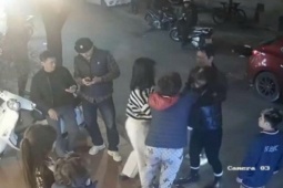 Người phụ nữ ở Hà Nội bị hành hung khi nhắc 'dắt chó ra đường phải đeo rọ mõm'