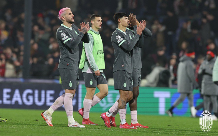 AC Milan bất ngờ để thua Feyenoord