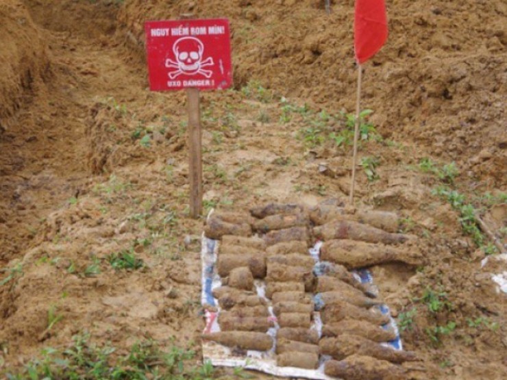 Phát hiện hầm đạn sót lại sau chiến tranh khi thi công lăng mộ