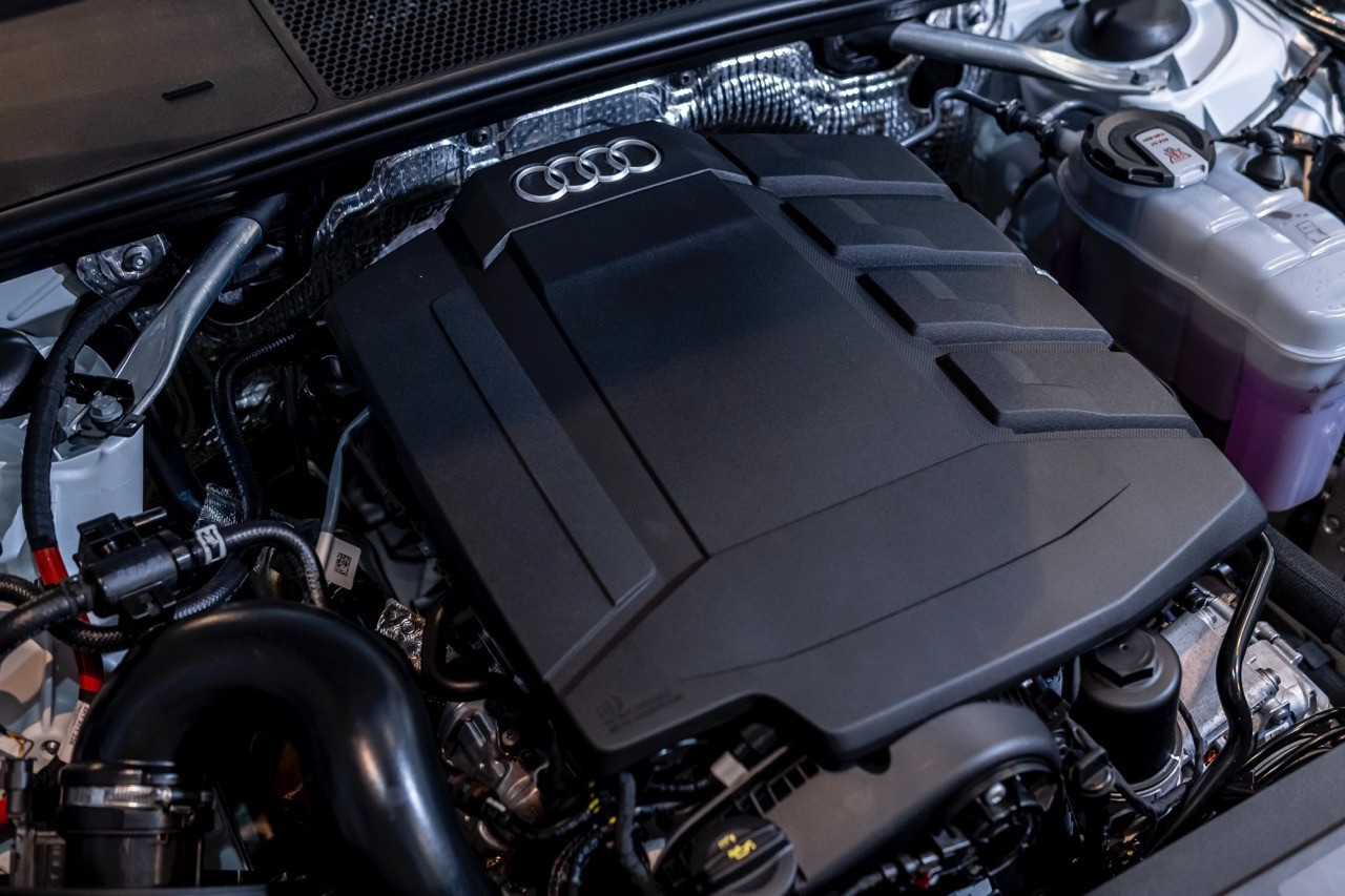 Audi giới thiệu mẫu xe A6 phiên bản nâng cấp tại Việt Nam - 6