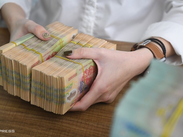 Lại đề xuất đánh thuế thu nhập từ lãi tiền gửi tiết kiệm