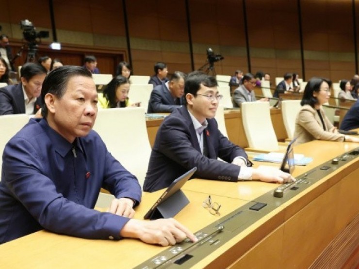 Quốc hội chốt “luật chỉ quy định khung“, trao quyền cho Chính phủ