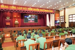 13 lãnh đạo, chỉ huy thuộc Công an tỉnh Hậu Giang xin nghỉ hưu trước tuổi