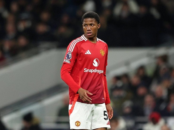 “Kêu trời“ vì hàng công MU, HLV Amorim trông cậy sao trẻ 17 tuổi Chido Obi