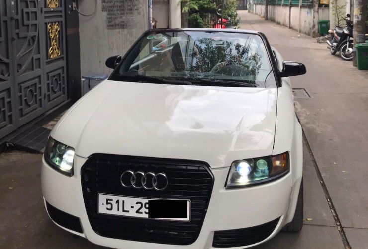 Mui trần Audi A4 carbiolet 2005 giá 395 triệu đồng. 