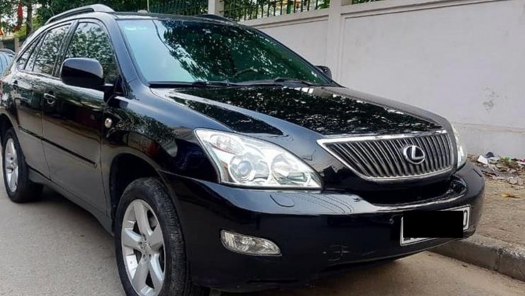 Xe Lexus RX 330 AWD 2006 giá 350 triệu đồng. 