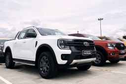 Giá xe Ford Ranger tháng 2/2025, hỗ trợ tiền mặt và 50% phí trước bạ