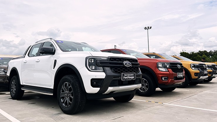 Giá xe Ford Ranger tháng 2/2025, hỗ trợ tiền mặt và 50% phí trước bạ - 1