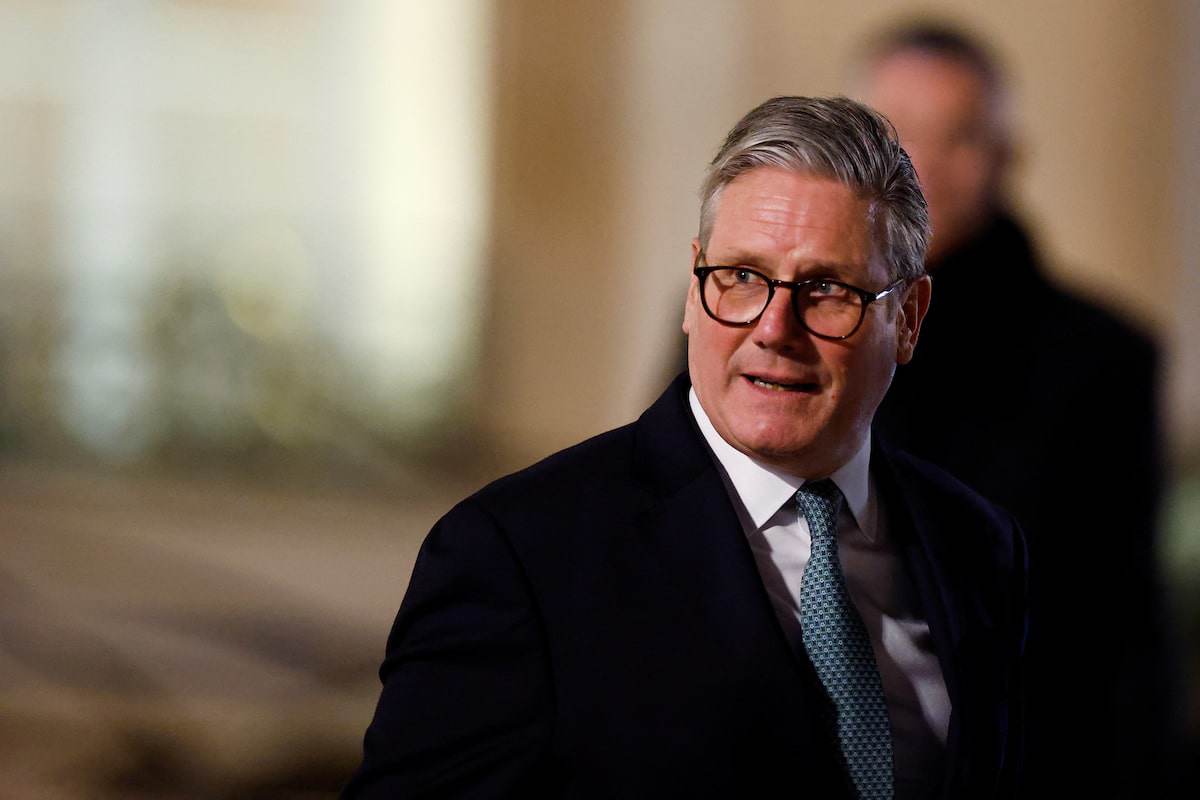Thủ tướng Anh Keir Starmer tham dự cuộc họp ở Paris ngày 17/2.&nbsp;Ảnh: Reuters.