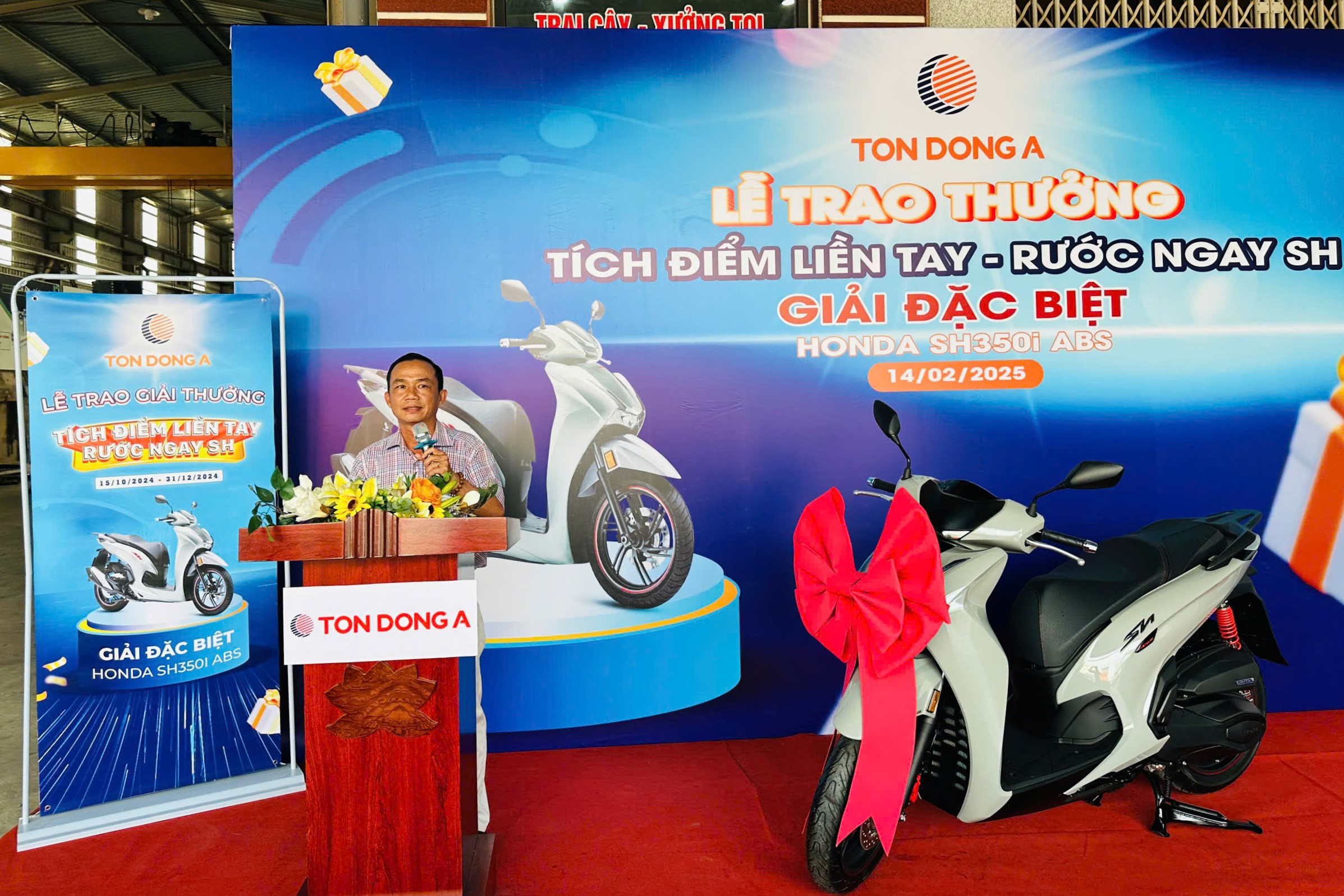 Ông Lê Thanh Sơn – Giám đốc Công ty TNHH - SX - TM Hoàng Anh AG phát biểu tại chương trình