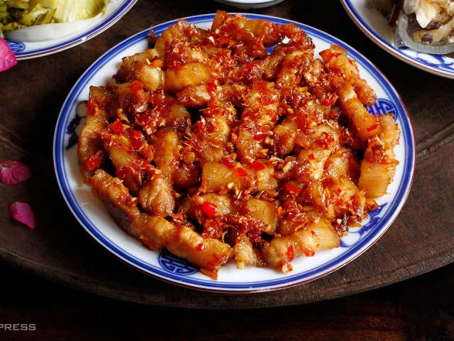 Lợi, hại khi ăn thịt lợn