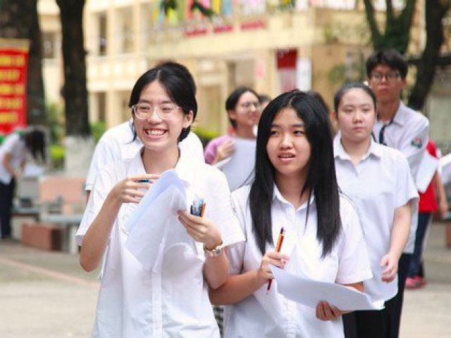 Gần 50 tỉnh, thành “chốt“ môn thi thứ ba vào 10, thêm tỉnh chọn Lịch sử và Địa lý