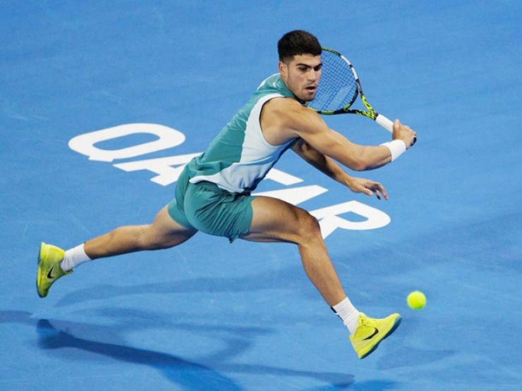Trực tiếp tennis Qatar Open ngày 3: Alcaraz đấu đối thủ kém 82 bậc, Medvedev coi chừng