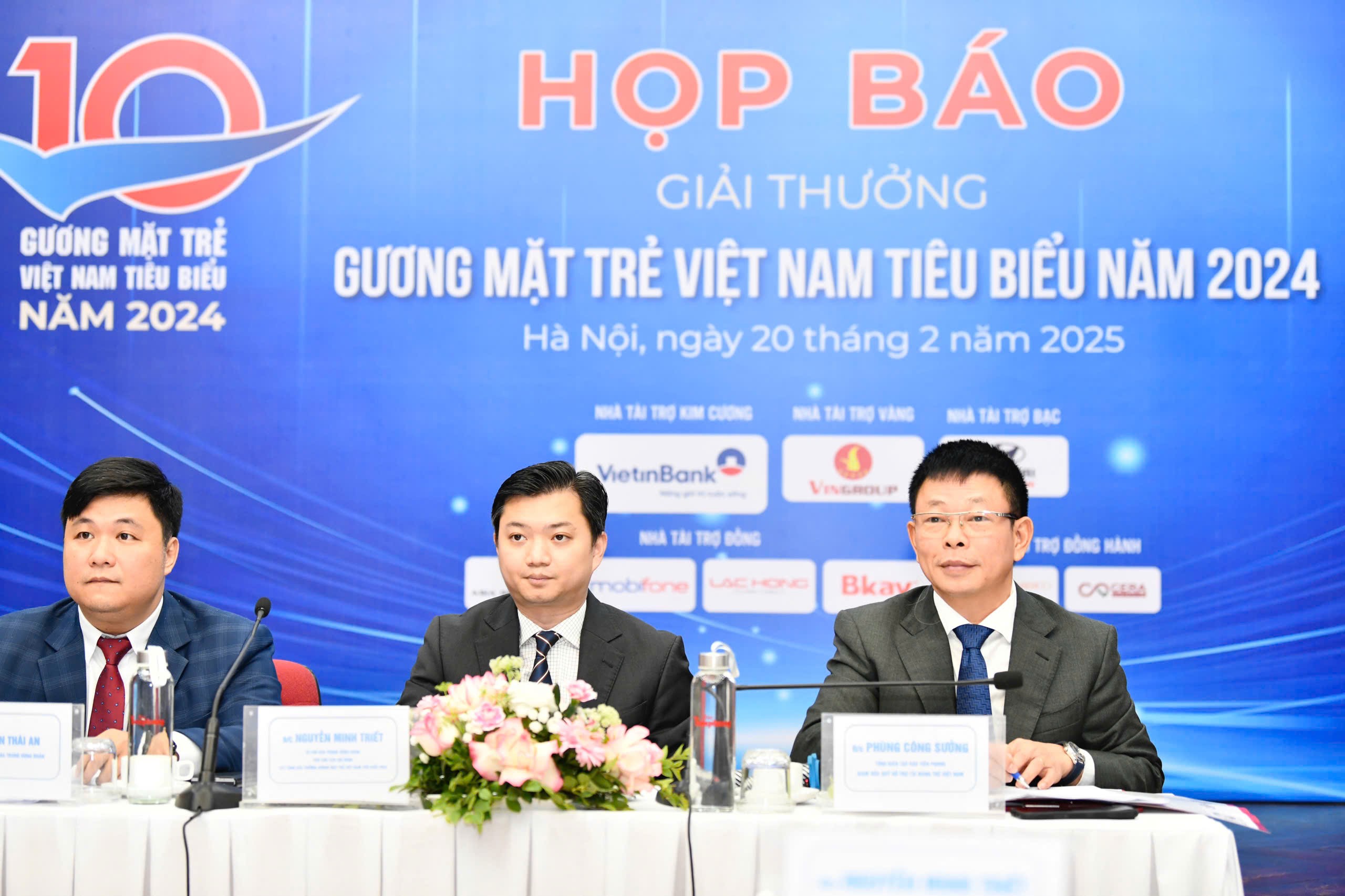 Ban tổ chức Giải thưởng 